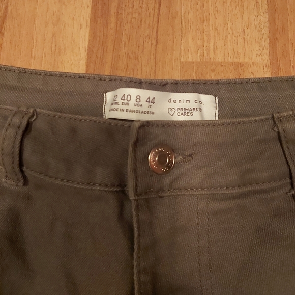 🤯2/$15 Primark Army Green Cotton Jean Shorts Size 8 - Picture 3 of 5
